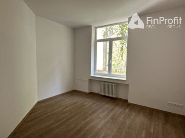 Kompletne zrekonštruovaný, klimatizovaný 4i byt na predaj - 102 m2, v Starom meste.