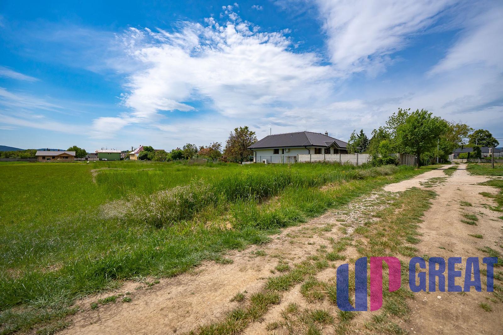 PREDAJ - pozemok pre 1 alebo 2 rodinné domy | 1000m2 – fotka 2