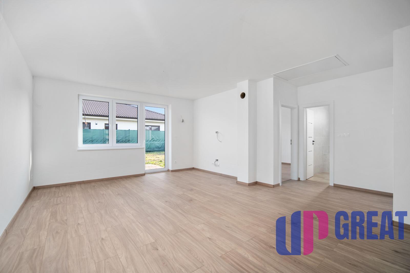 PREDAJ 3 izb. bytu so záhradou, parking, Macov, okres DS – fotka 2