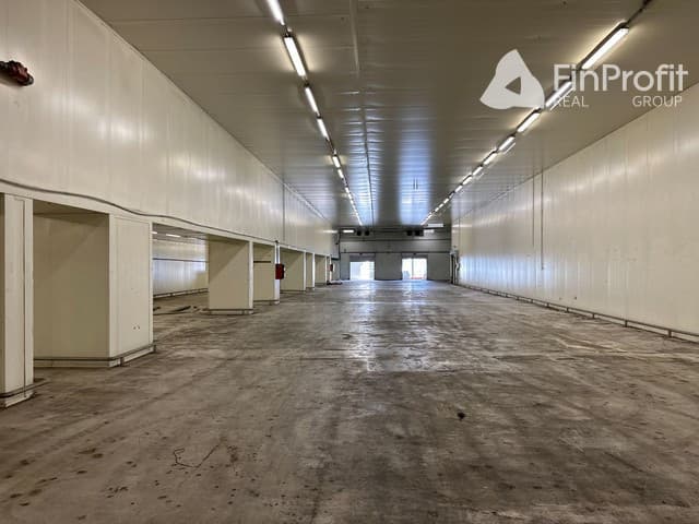 Skladové priestory s možnosťou delenia - 360 m2-5.000 m2, ul. Na Pántoch – fotka 2