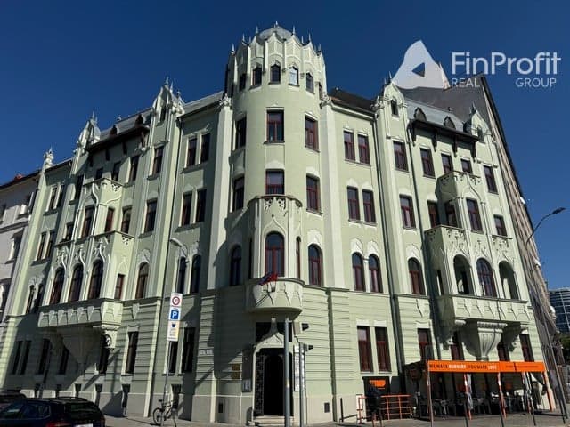 Kancelárske priestory na prenájom - od 104 m², Šafárikovo námestie