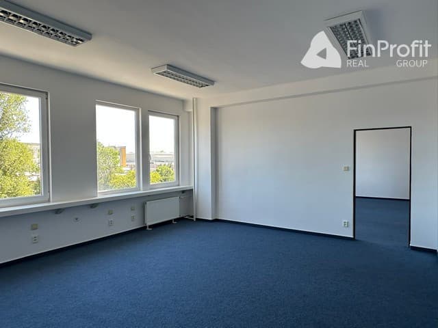 Kancelária s bezplatným parkovaním na prenájom - 72 m2, Rybničná ul.
