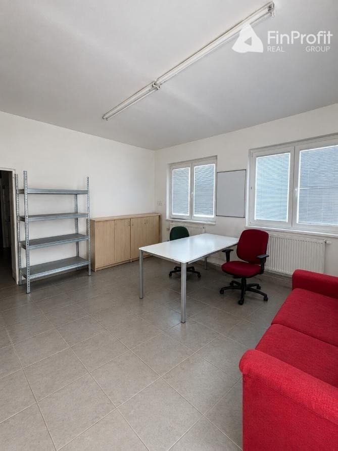 Obchodno-skladový priestor s chladiacim boxom – 140 m², ul. Stará Vajnorská – fotka 2