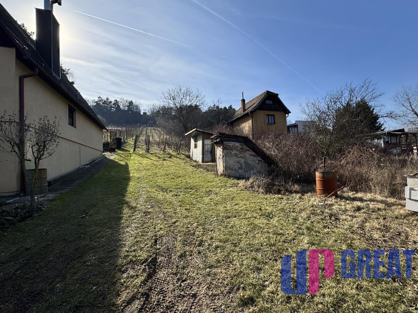 Stavebný pozemok s projektom a stavebným povolením – Skalica, lokalita Koziny.