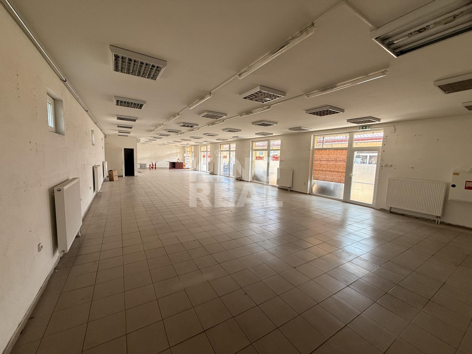 PRIESTOR NA PRENÁJOM V CENTRE MESTA ŠURANY – fotka 2