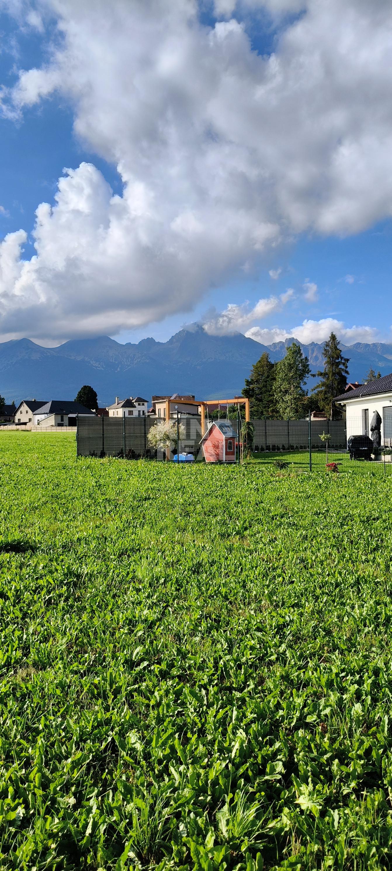 Pozemok s krásnym výhľadom na Tatry v obci MENGUSOVCE