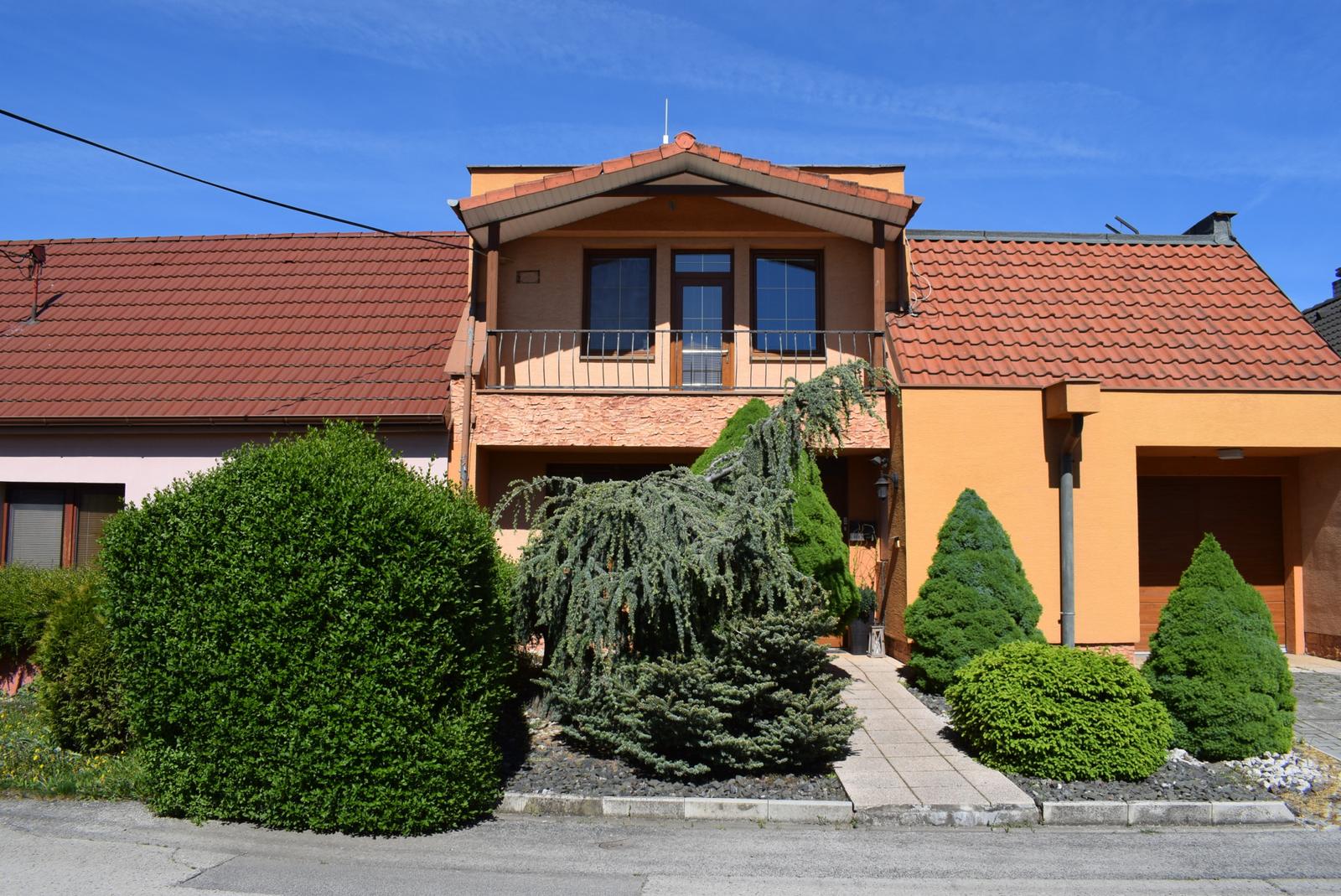 🏡 NA PREDAJ | PRIESTRANNÝ RODINNÝ DOM V CENTRE OBCE 🏡 – fotka 2