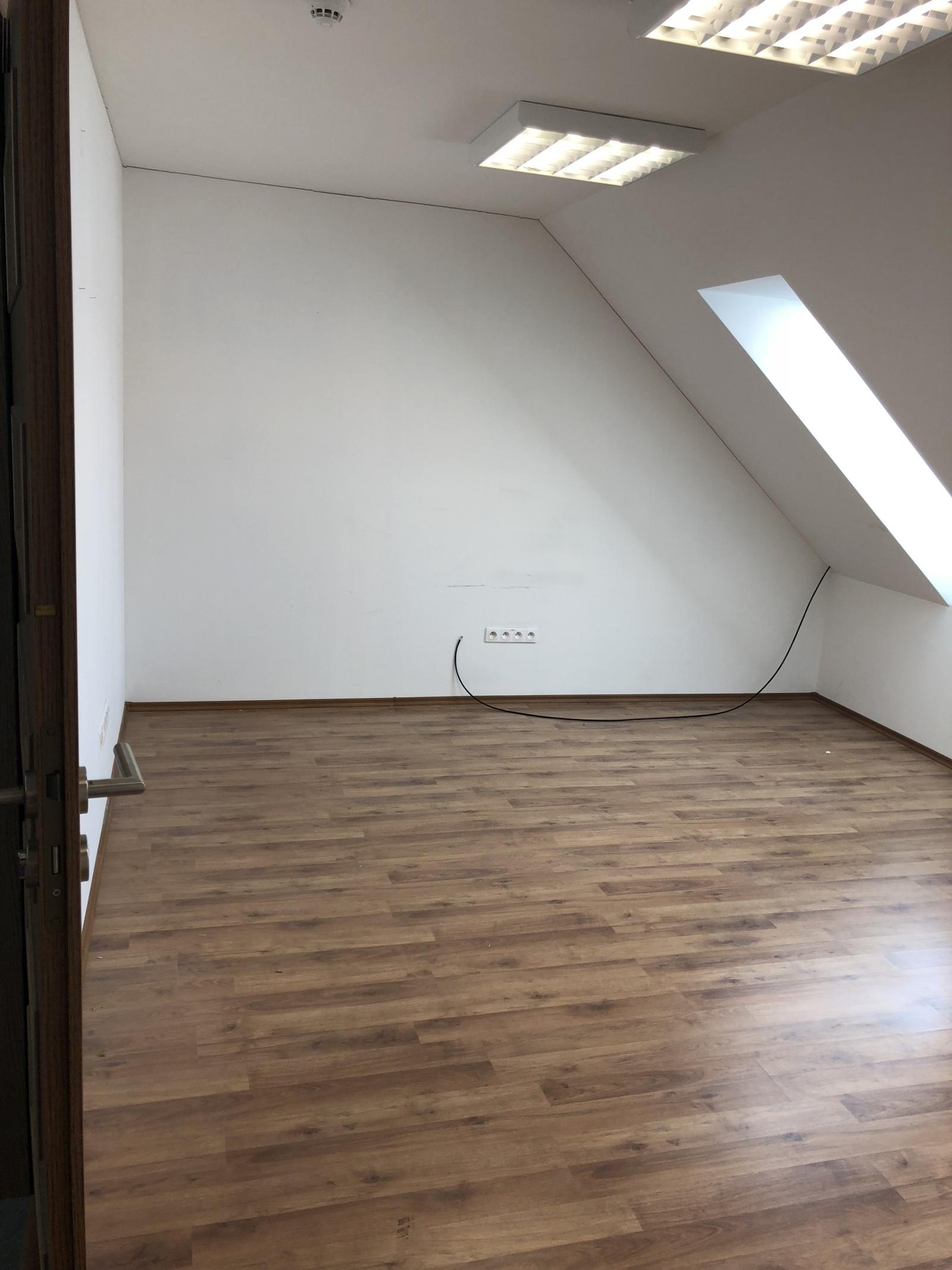🏢 NA PRENÁJOM | KANCELÁRIA NA 3. POSCHODÍ S VÝŤAHOM 🏢