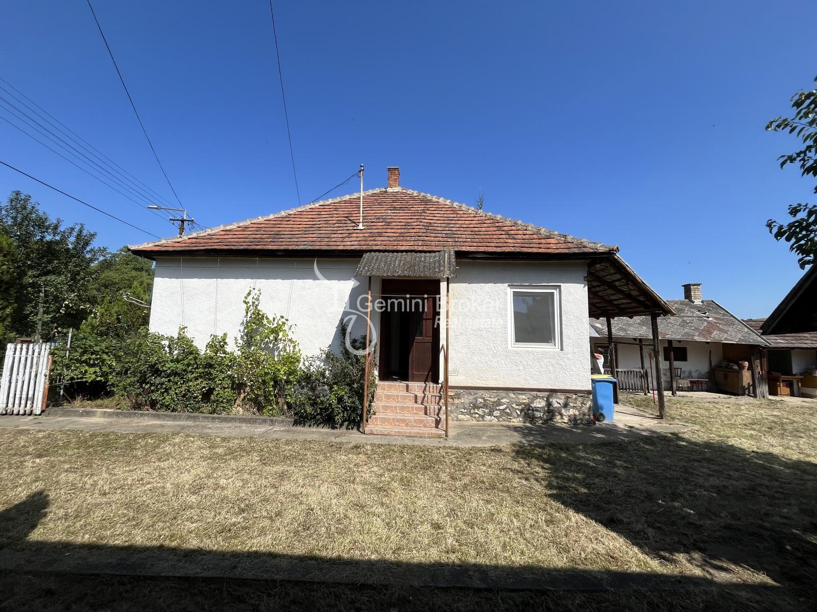 Hidvégardó - 2 izbový rodinný dom, plastové okná