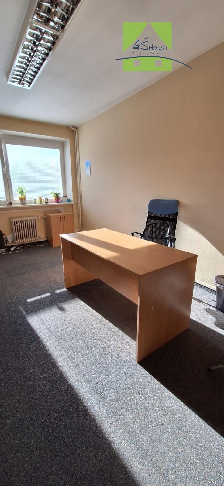 PRENÁJOM - dvojkancelária - 36,50 m2 BA II. -Nivy