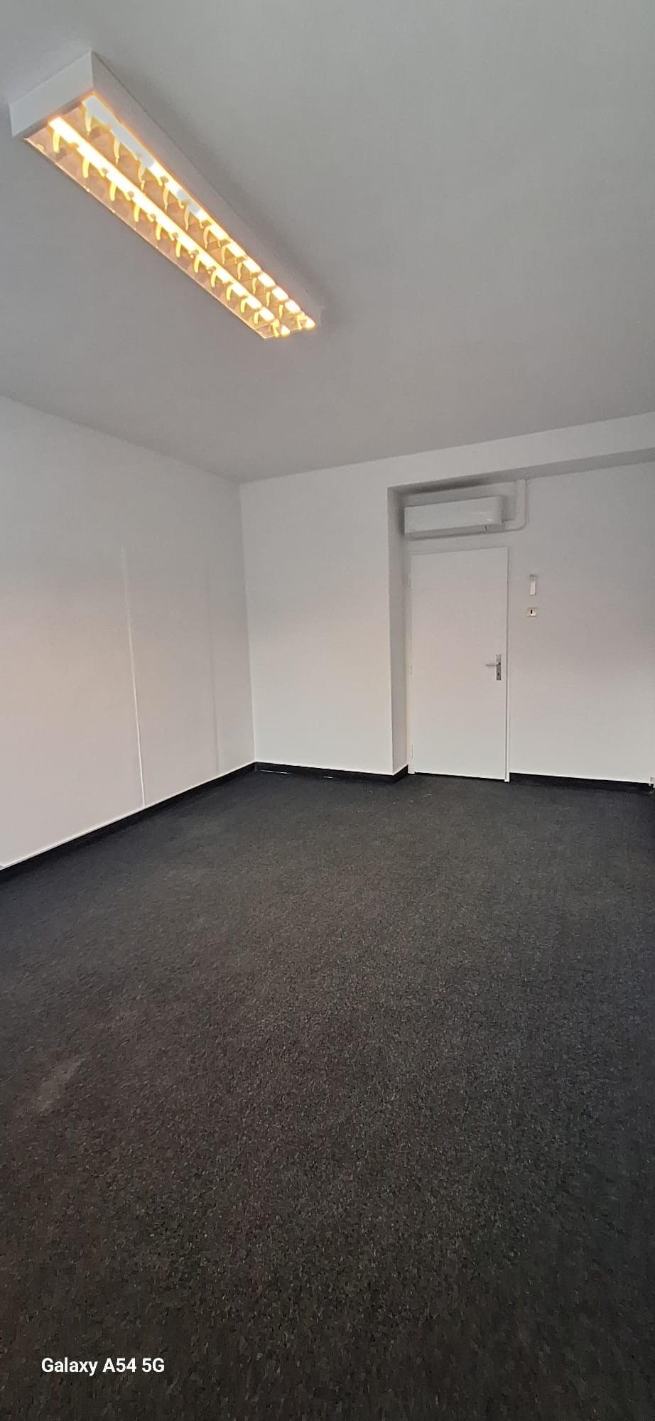 PRENÁJOM - kancelária - 18,90 m2- BA II. - Nivy