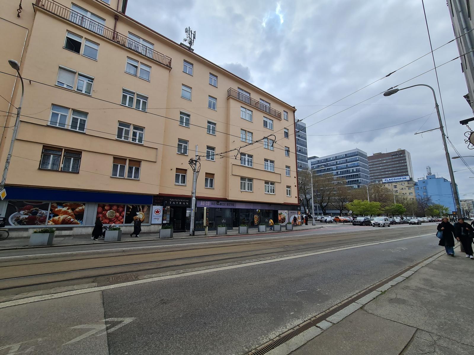 Reštaurácia + Suterén v Starom meste. 405m2. Samostatný vstup.