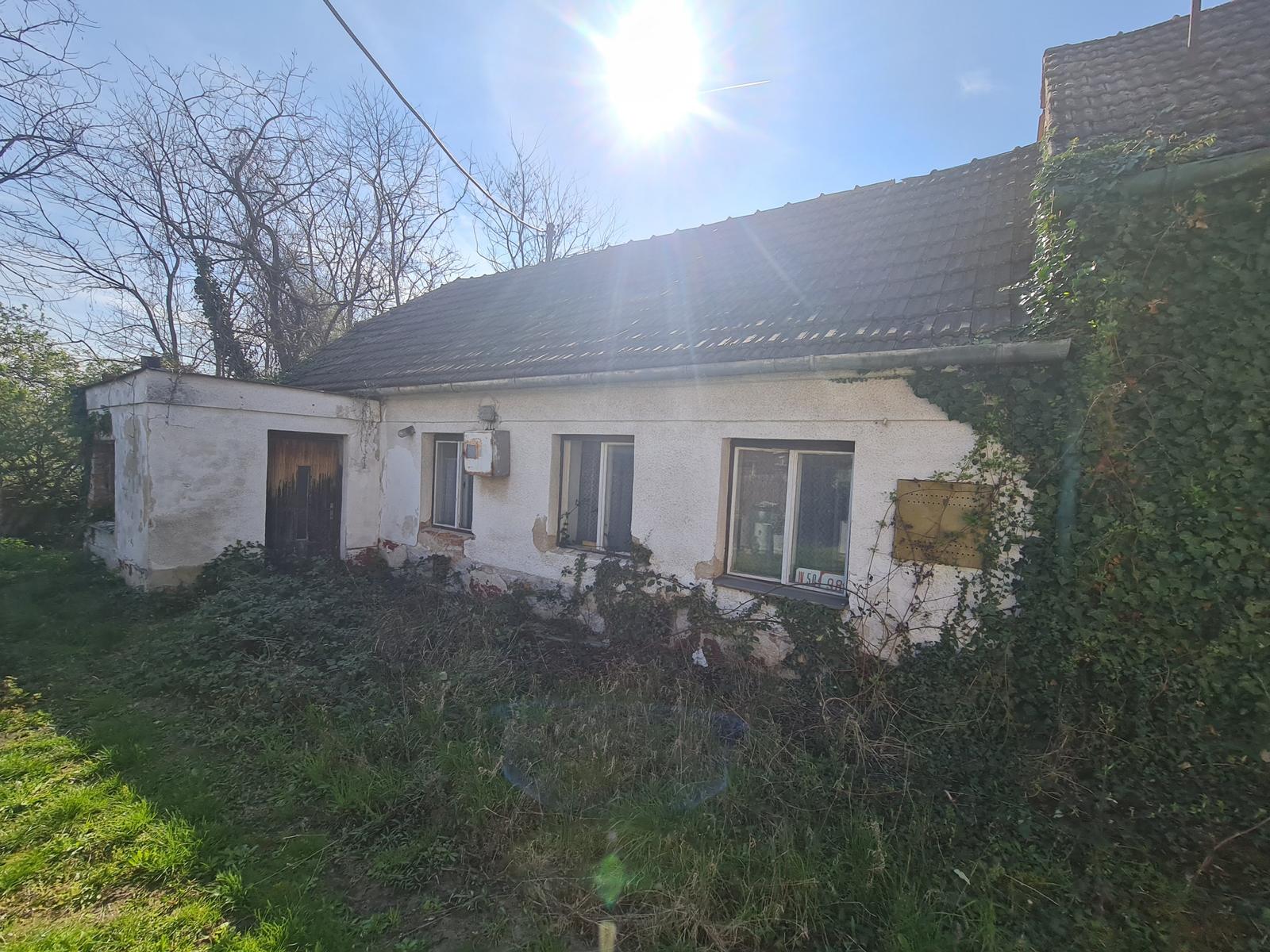 Rodinný dom 160m2 v pôvodnom stave. Pozemok 1613m2 šírka 14m – fotka 2