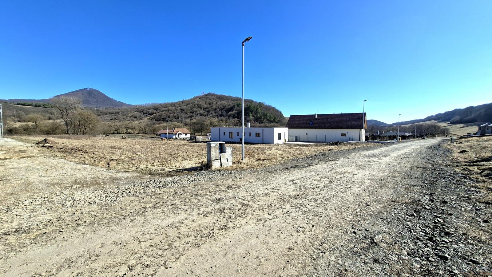 Slnečný pozemok s veľkorysou rozlohou 4258m2, obec Gregorovce, okr. Prešov – fotka 2