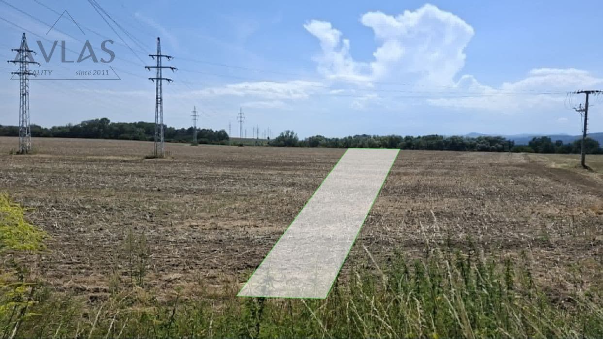 Slnečný rovinatý pozemok  Solivar – Šváby 2315m2, ul. Royova – fotka 2