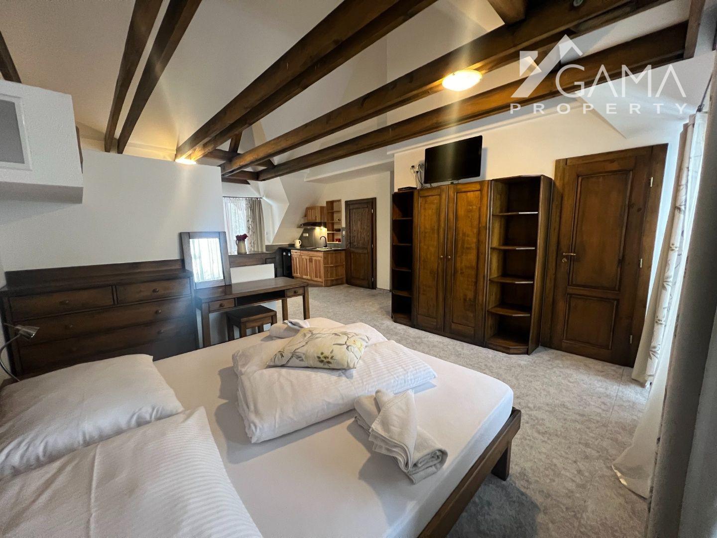 Ponúkame Vám na predaj krásny apartmán v centre Tatranskej Lomnice