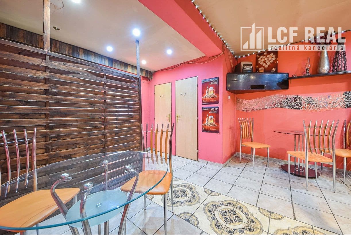 ZABEHNUTÁ PIZZERIA S KEBABOM, VEĽKÁ IDA – fotka 2