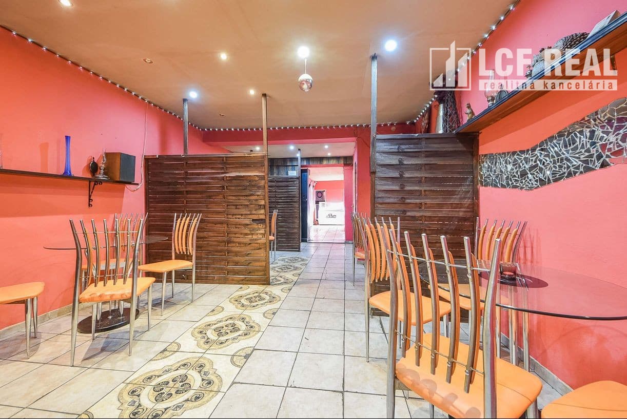 ZABEHNUTÁ PIZZERIA S KEBABOM, VEĽKÁ IDA