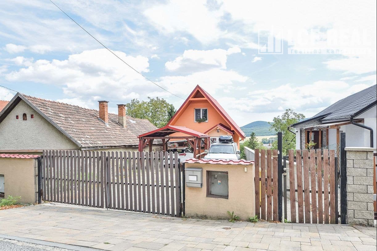 Novostavba RD s terasou a dielňou s krásnym výhľadom, Slanec