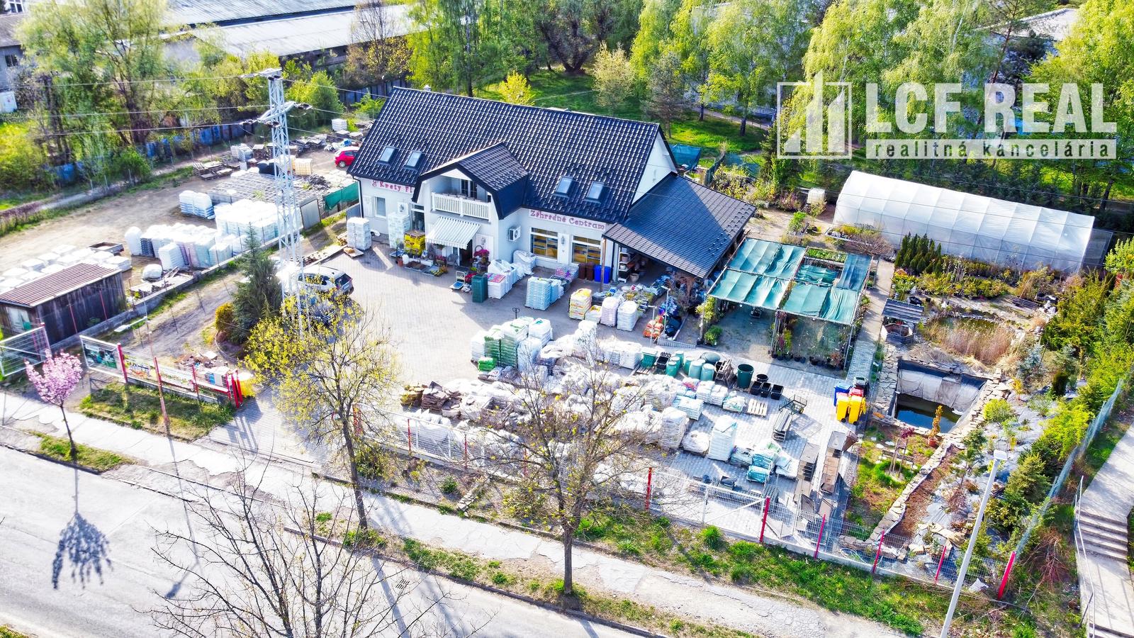 Prenájom zabehnutej prevádzky Záhradného centra, Snina – fotka 2