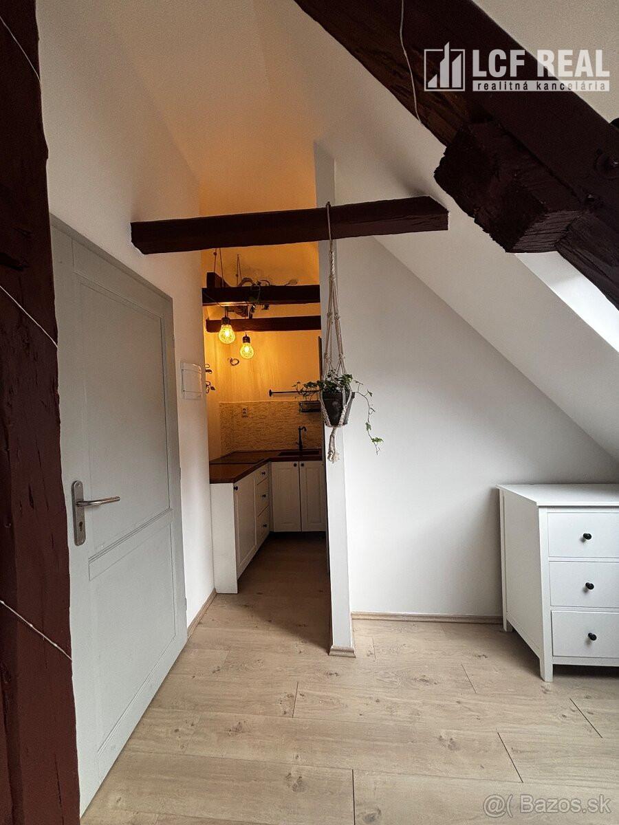 Investičný podkrovný apartmán v historickom centre, Banská Štiavnica – fotka 2