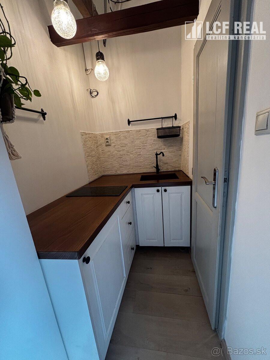 Investičný podkrovný apartmán v historickom centre, Banská Štiavnica