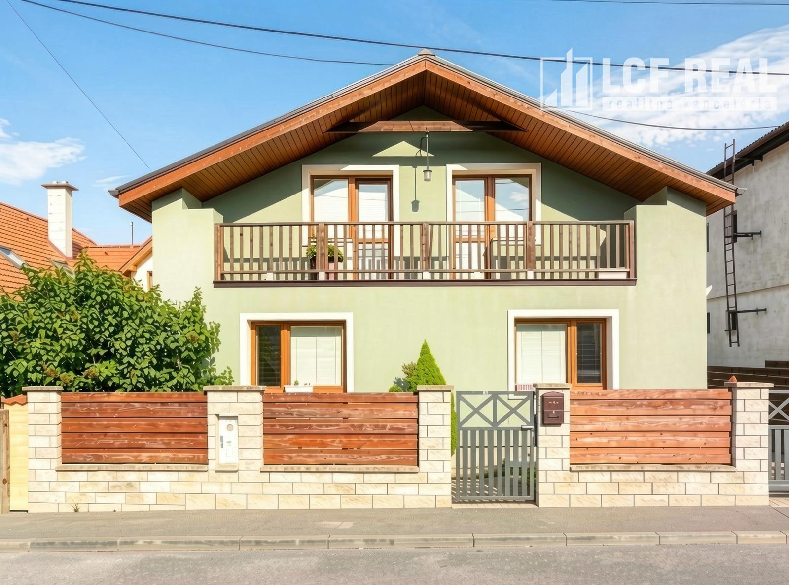 Moderný 4 - izbový RD s bazénom a garážou, Košice - Barca