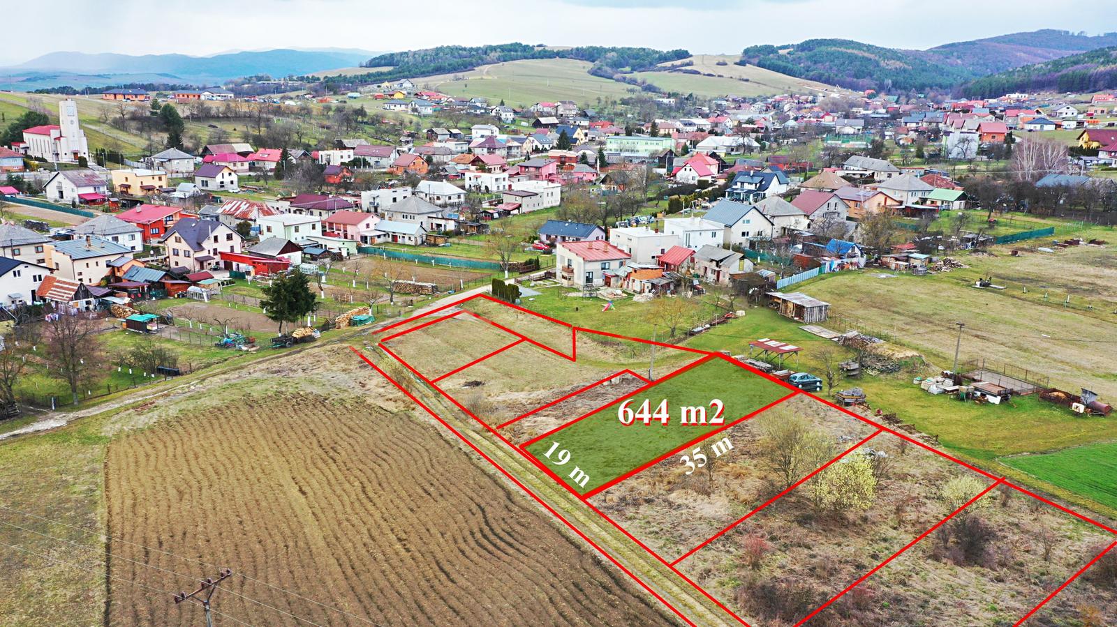 Investičný pozemok na predaj v obci Chmeľovec/ Podhorany