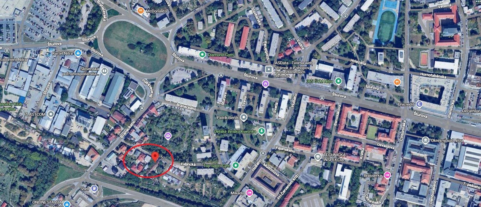 INVESTIČNÁ PRÍLEŽITOSŤ. Predaj staršieho RD s pozemkom a murovanej garáže v radovej zástavbe, Fabrická ul., NITRA