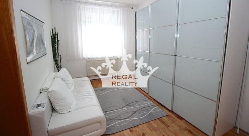 Veľký 3,5-izbový byt, balkón, pivnica, 75 m2, Partizánske – fotka 2
