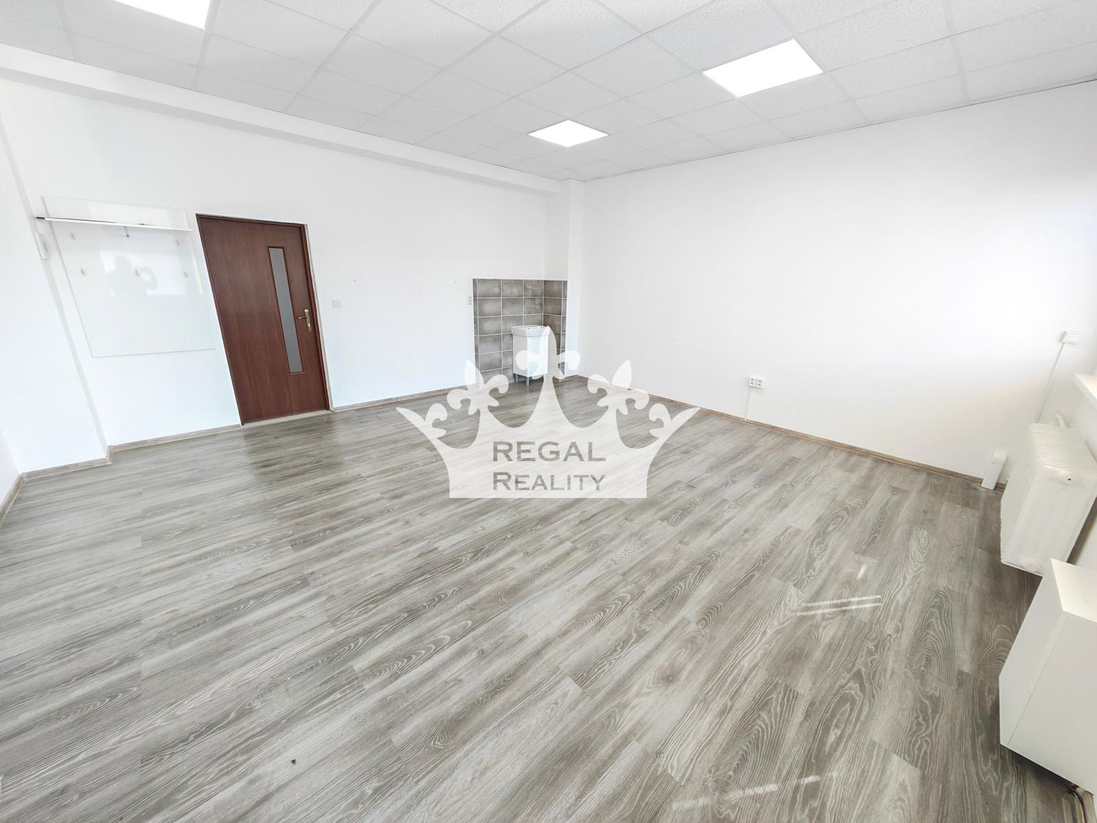 Prenájom: Kancelária/ Služby, 33 m2, Centrum, Topoľčany – fotka 2