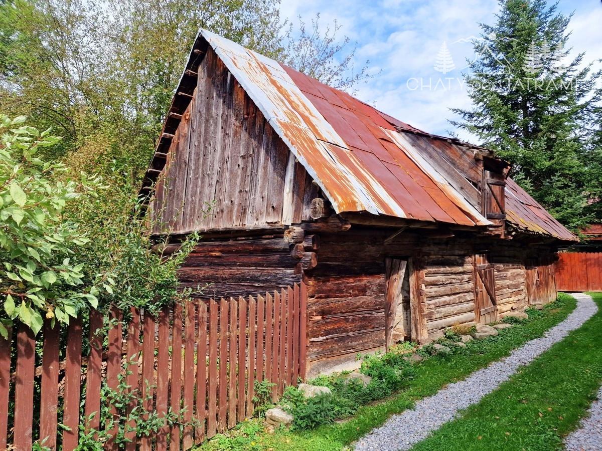 Pozemok s budovou na pokojnom mieste Mýto Nízke Tatry – fotka 2