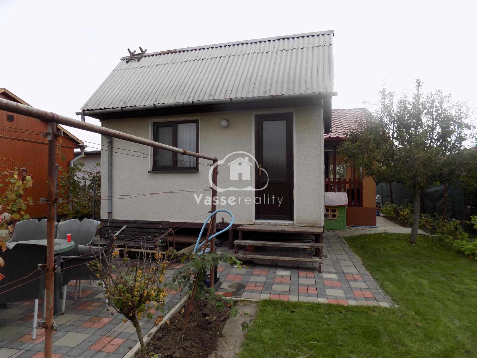 Na predaj chatka v príjemnej lokalite Svit pri  Nových Zámkoch .