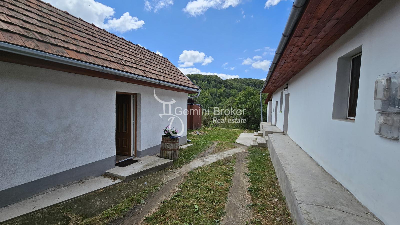 Vágáshuta - dva domy na jednom pozemku, panoramatický výhľad