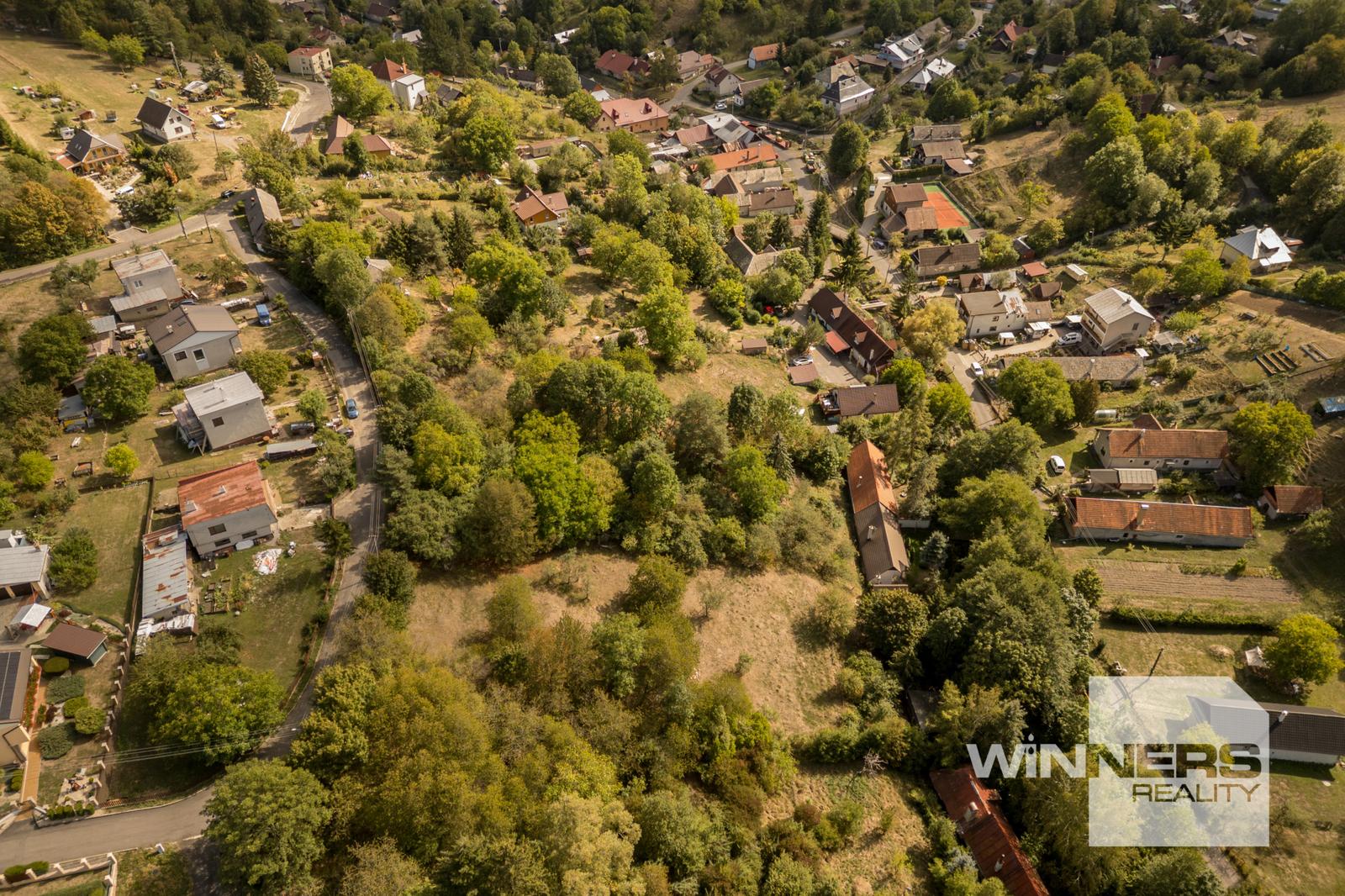 Na predaj slnečný stavebný pozemok 2 009 m² v obci Ilija, len pár minút od Banskej Štiavnice – fotka 2