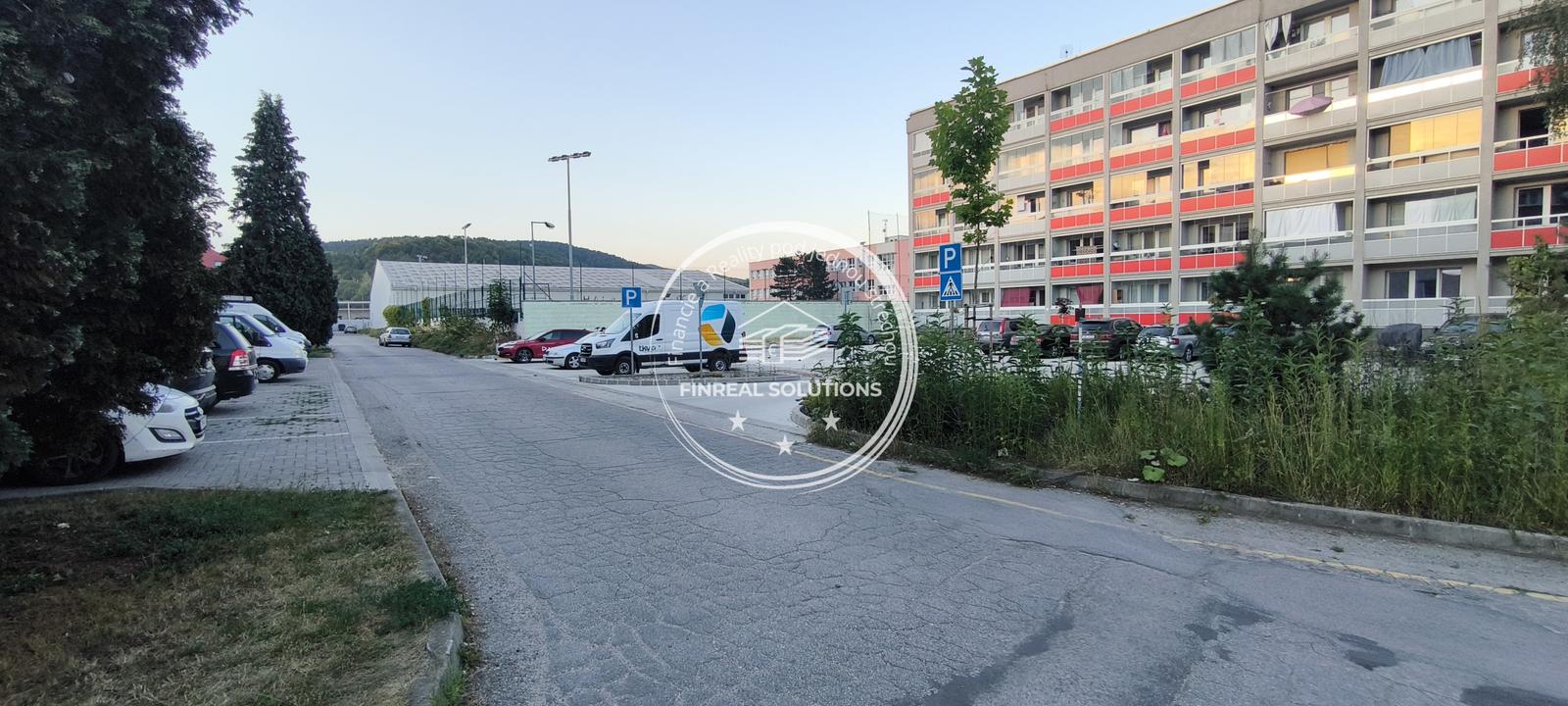 Prenájom parkovacieho státia s mechanickým zabezpečením