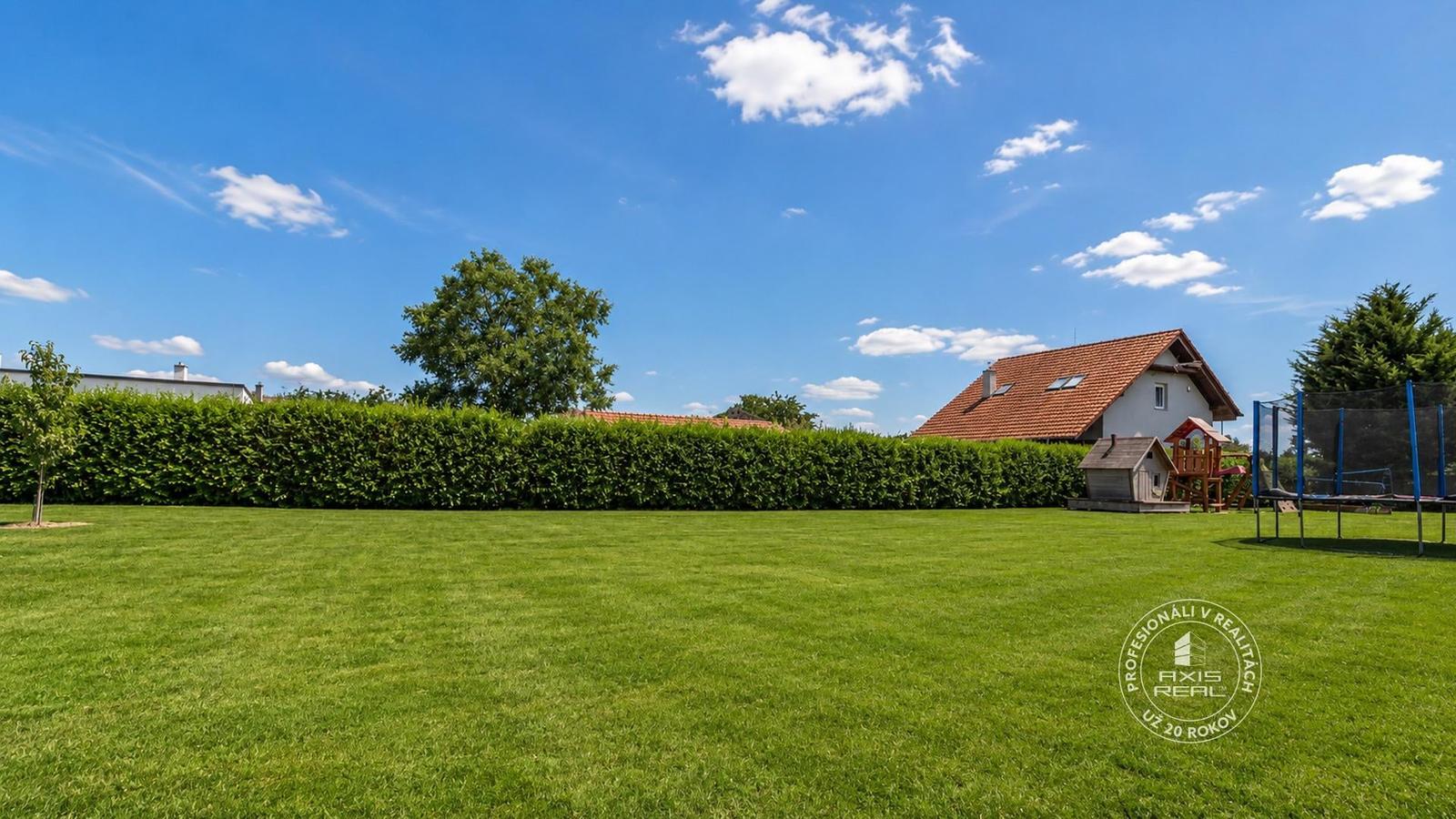 AXIS REAL | 1463 m2, priestranný stavebný pozemok Alžbetin Dvor – fotka 2