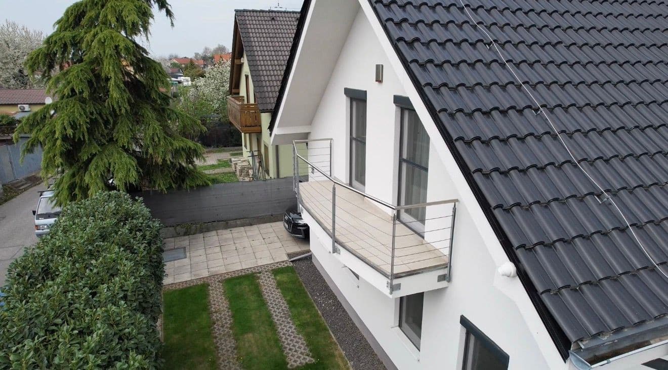 6-izbový rodinný dom po kompletnej rekonštrukcii v Rusovciach, Ilýrska ulica – fotka 2