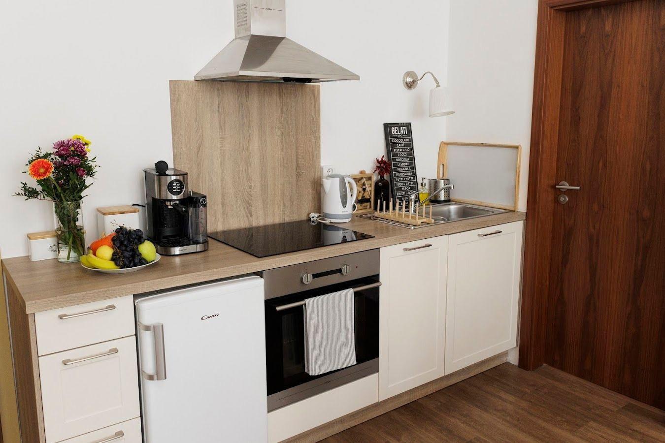 Exkluzívny 2- izb. byt  s výhľadom na hrad- Funkcionalistická architektúra, Gunduličova  ulica Ba, Staré Mesto – fotka 2