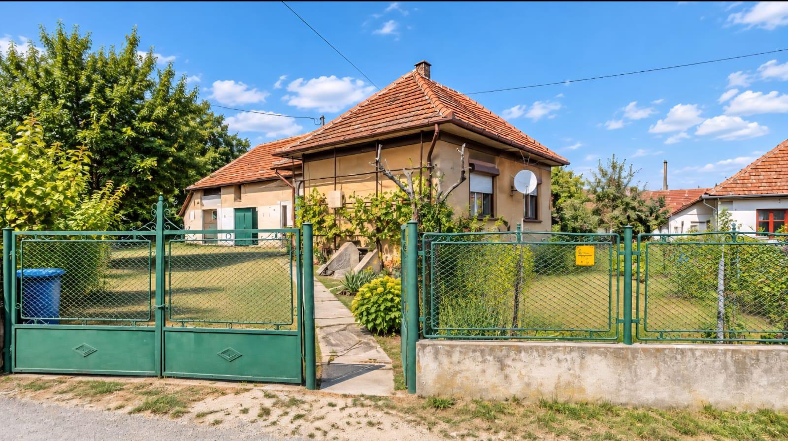 BÓDVASZILAS – DOM S POTENCIÁLOM NA 809 m² POZEMKU, LEN PÄŤ MINÚT OD TURNE