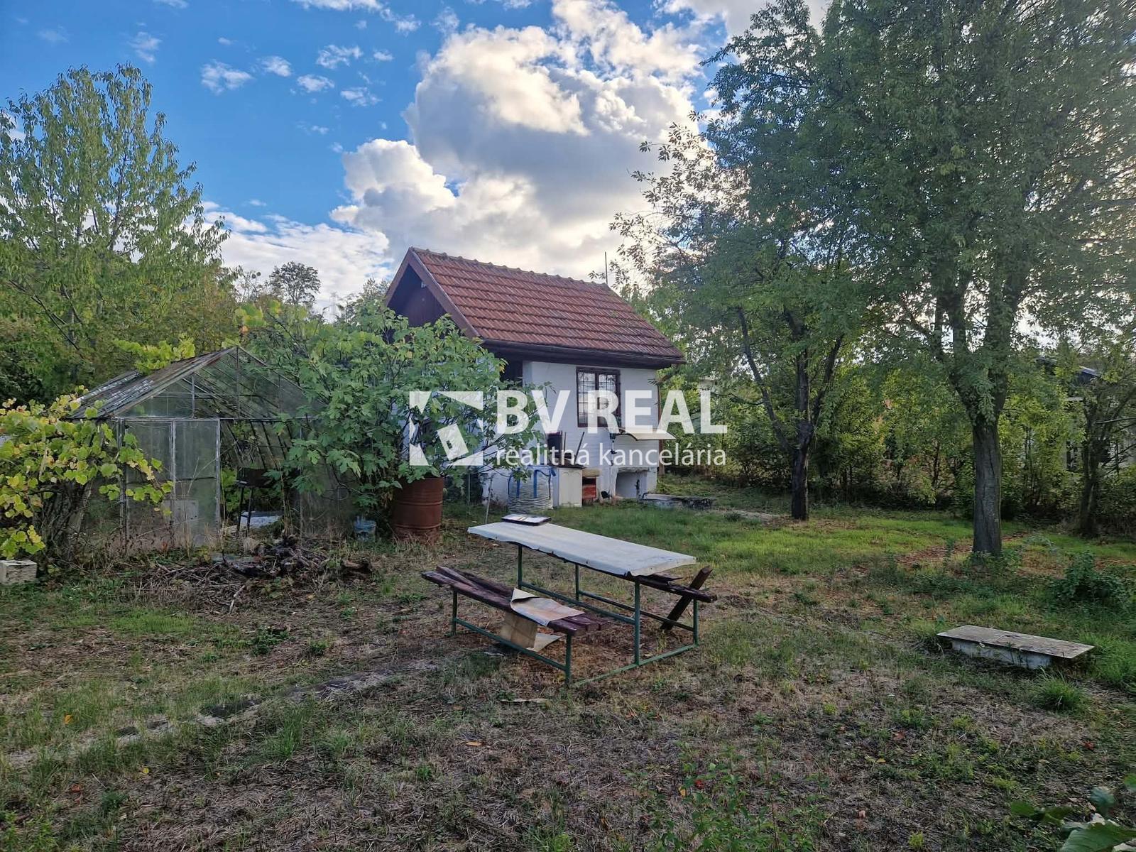 BV REAL na predaj murovaná chata+záhrada Partizánske FM2527