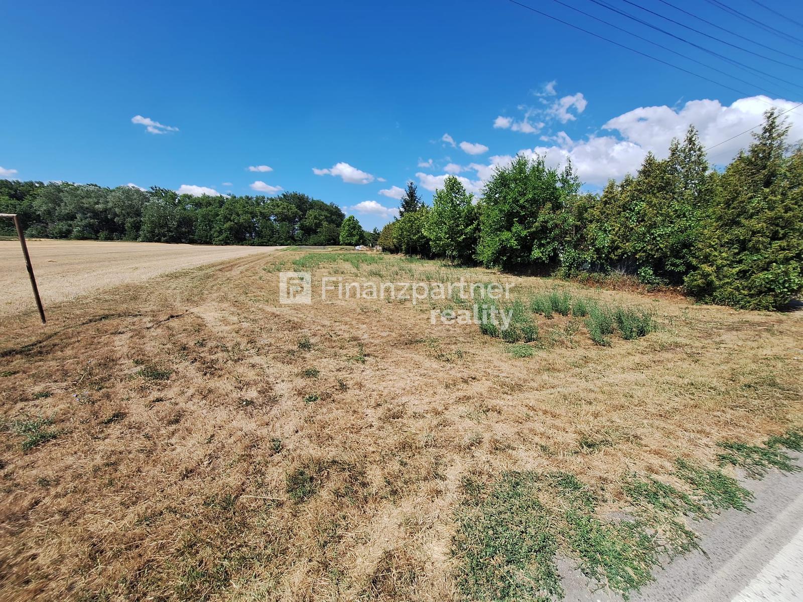 Stavebný pozemok 1000 m², Galanta – fotka 2