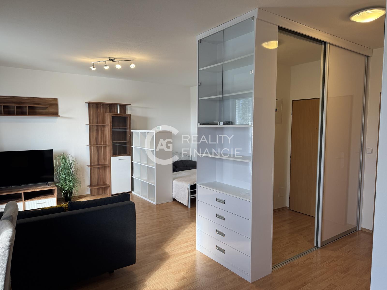 AG REALITY I NA PRENÁJOM KOMPLETNE zariadený 1 izb byt s balkónom- STUPAVA – fotka 2