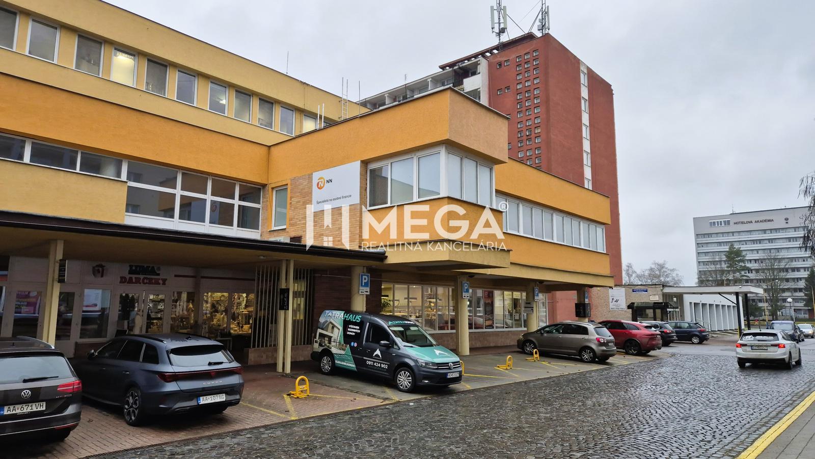 PRENÁJOM obchodných priestorov (36 m2) v CENTRE MESTA HUMENNÉ