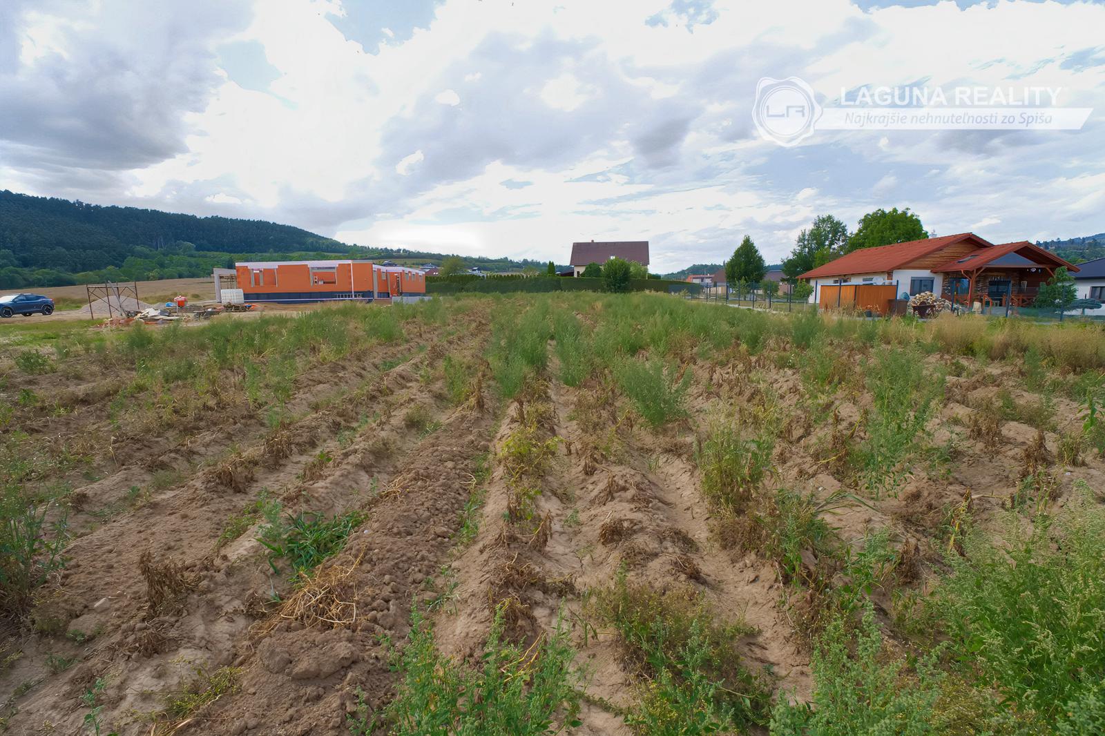 Stavebný pozemok (1 447 m²) rovinatý, s výhľadmi, Spišský Hrhov – fotka 2