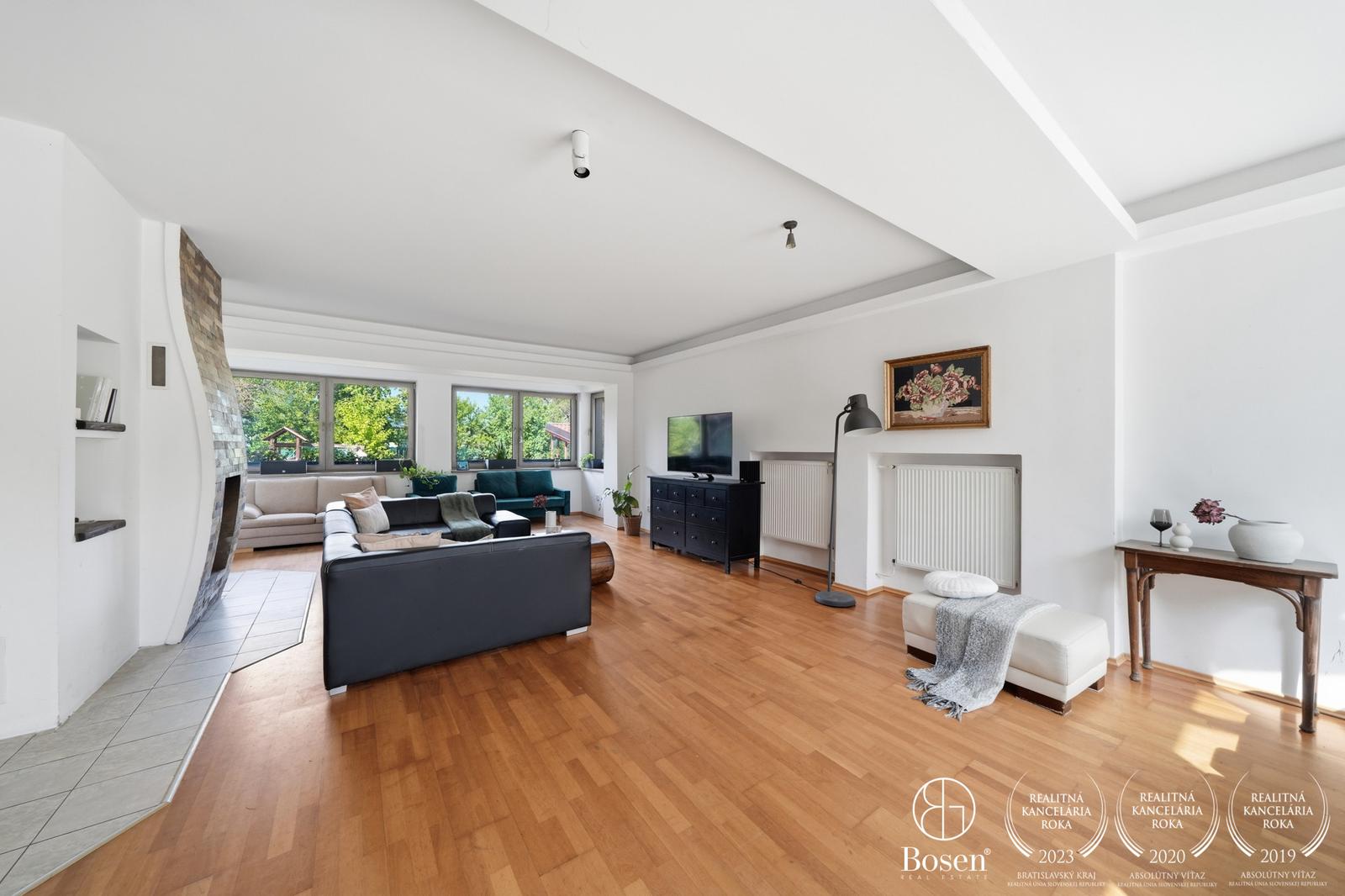 BOSEN | 7i rodinný dom s bazénom, saunou a pozemkom 3 509 m² | Lehnice – Kolónia