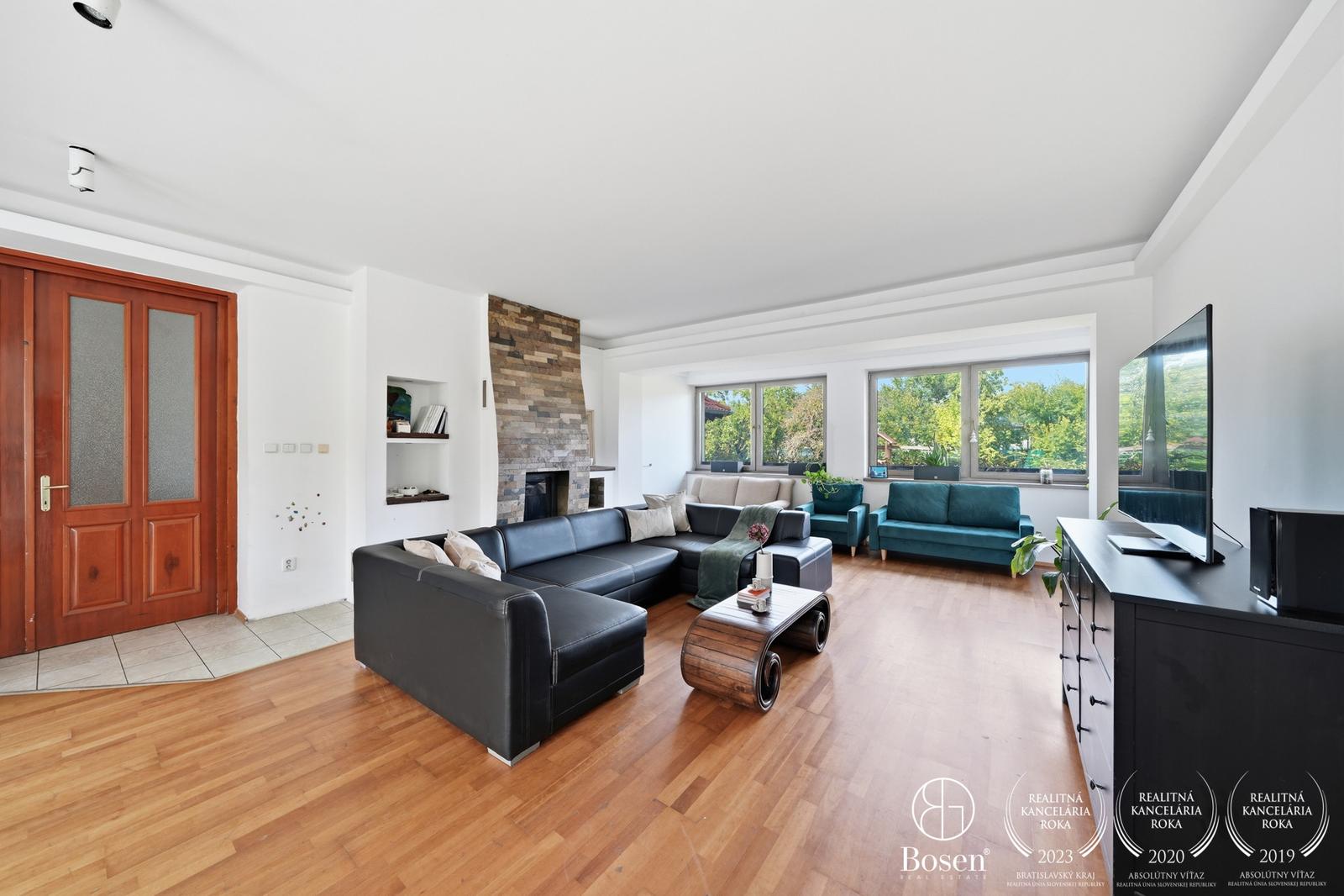 BOSEN | 7i rodinný dom s bazénom, saunou a pozemkom 3 509 m² | Lehnice – Kolónia – fotka 2