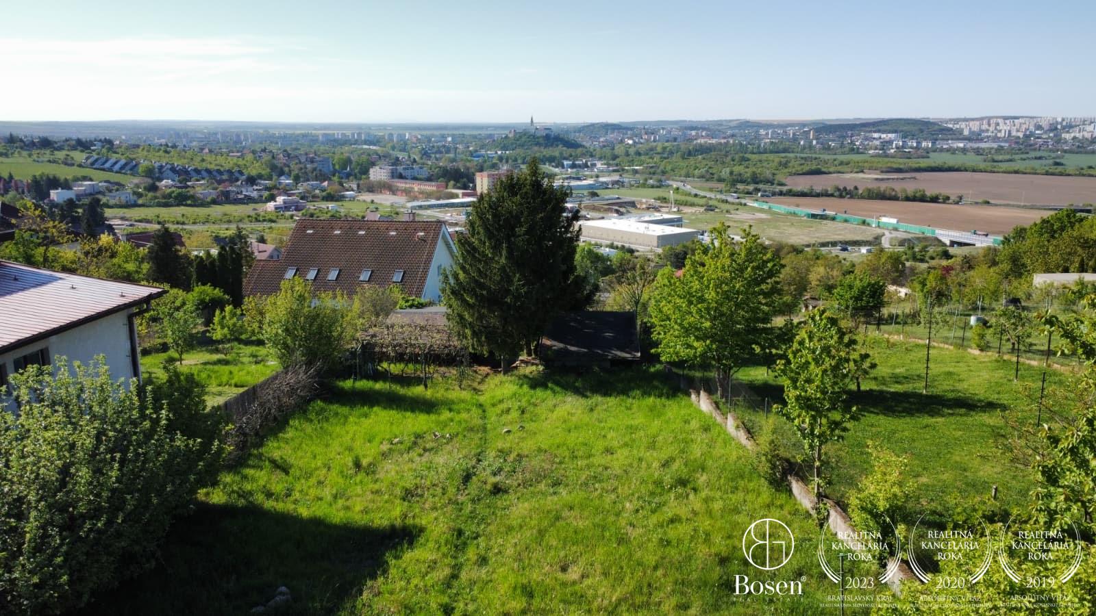 BOSEN | Pozemok s panoramatickým výhľadom na Nitru – fotka 2