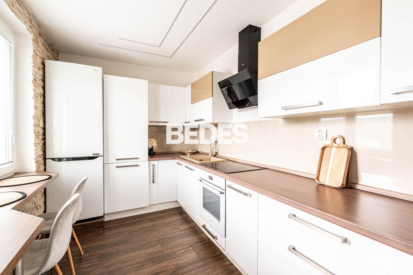 BEDES | REZERVOVANÉ 3 izbový byt, balkón, panoramatický výhľad – fotka 2