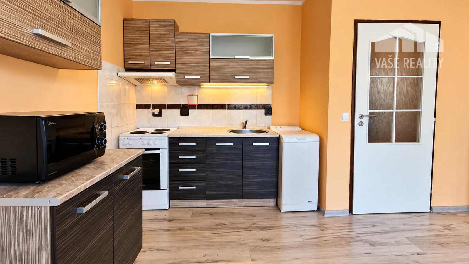 ** Na predaj priestranná garsónka 34 m² s veľkým balkónom 4,5 m² - Nové Mesto nad Váhom ** – fotka 2